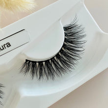 Load image into Gallery viewer, buying lashes in Brisbane, Sydney lashes, Perth eyelashes, Darwin makeup, Victoria eyelashes, lashes for women, women fake eyelashes trend, Queensland false mink lashes, lashes shop online, gashes shipping makeup, I love eyelashes, make up for young girl, eyelashes for teenagers