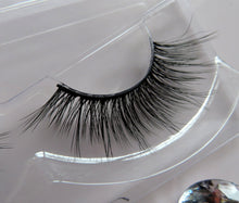 Load image into Gallery viewer, false lashes makeup wedding bride and bridesmaids