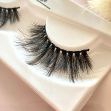 Load image into Gallery viewer, Fluffy long eyelashes, lashes for big eyes, false lashes, false eyelashes for special makeup look, buy eyelashes local Brisbane, Ipswich eyelashes, Springfield makeup lashes, where to buy false eyelashes in Queensland, shop Australia makeup online, fake mink lashes