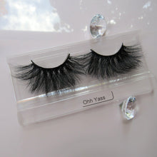 Load image into Gallery viewer, Luxury false mink lashes La’Tui New Zealand, pacific lashes, Samoan lashes, lashes for bug eyes Tonga, kiwi lashes, fake eyelashes manurewa, Papatoetoe eyelashes for sale, eyelashes sales, buy now pay later eyelashes, everyday eyelashes, my ladles eyelashes, beautiful makeup eyelashes 
