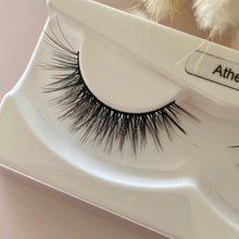 Load image into Gallery viewer, natural wispy faux eyelashes 
